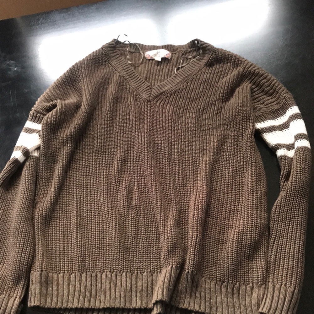 Pink rose olive green V neck sweater.